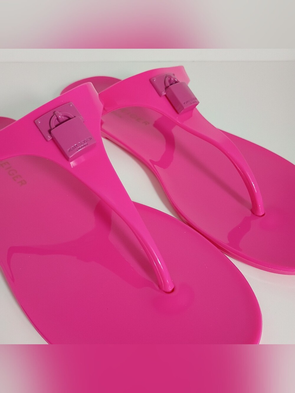Kurt Geiger London Brixton Fushia Pink Jelly Thong Sandals Size 37/US 7 - Picture 11 of 11